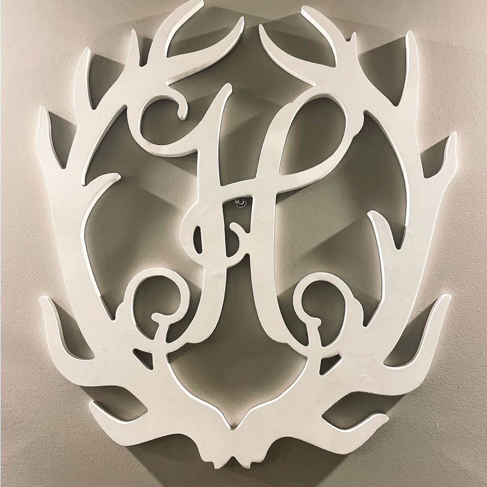 Decretive White Woodland Antler Sign